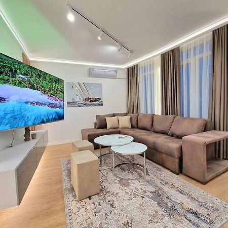 Luxury Apartment. 75 Inches Tv Varna Esterno foto
