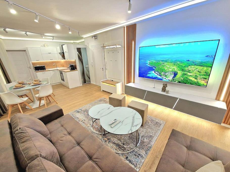 Luxury Apartment. 75 Inches Tv Varna Esterno foto