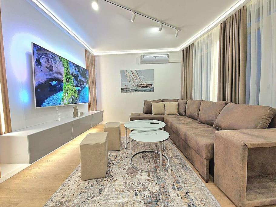 Luxury Apartment. 75 Inches Tv Varna Esterno foto