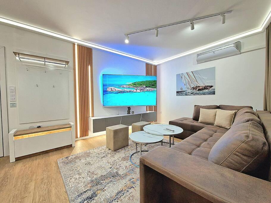 Luxury Apartment. 75 Inches Tv Varna Esterno foto