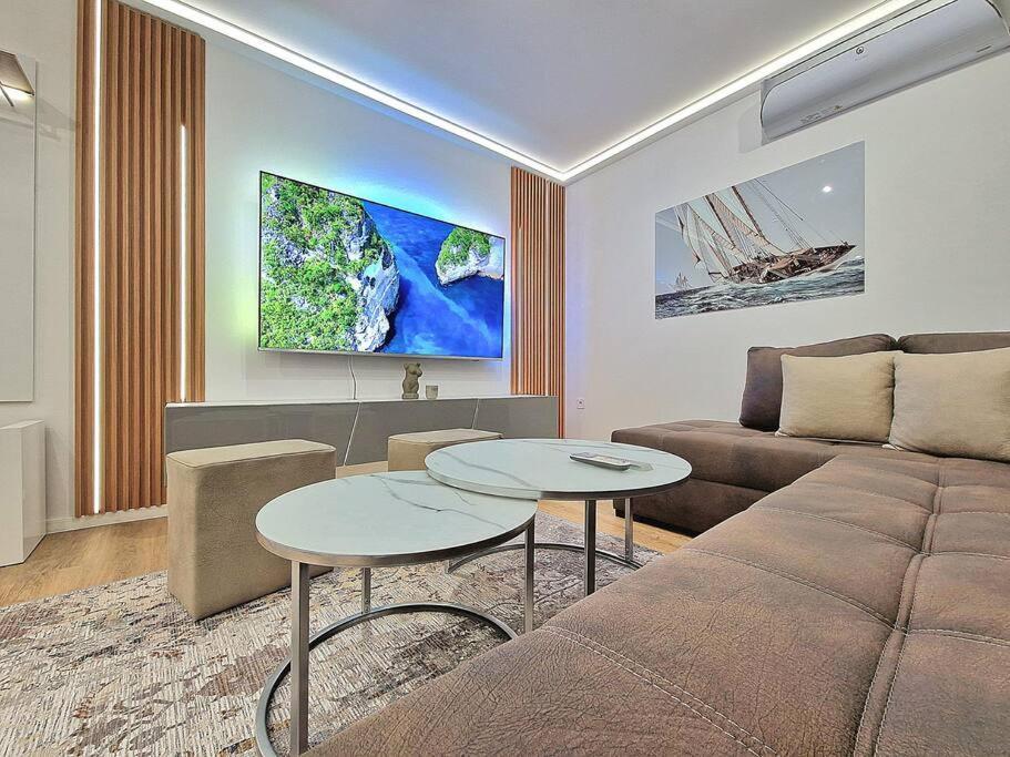 Luxury Apartment. 75 Inches Tv Varna Esterno foto