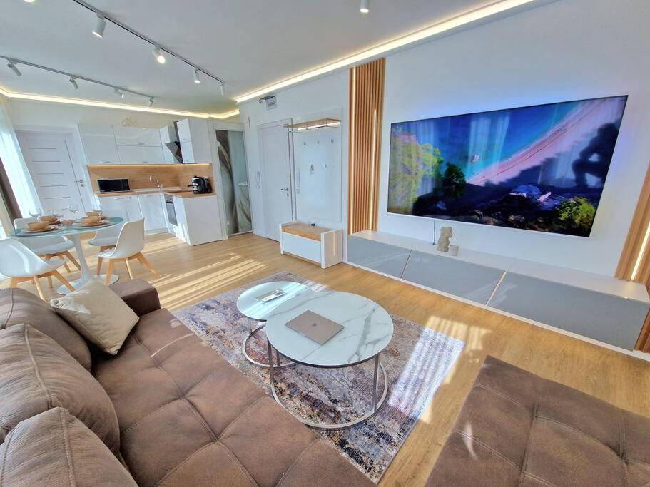 Luxury Apartment. 75 Inches Tv Varna Esterno foto
