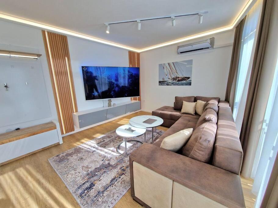 Luxury Apartment. 75 Inches Tv Varna Esterno foto