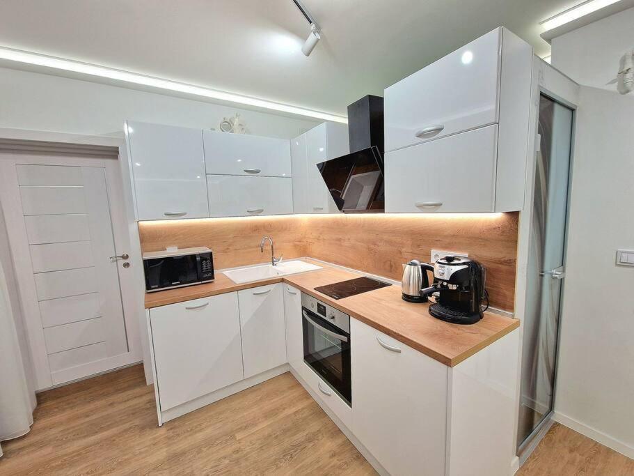 Luxury Apartment. 75 Inches Tv Varna Esterno foto